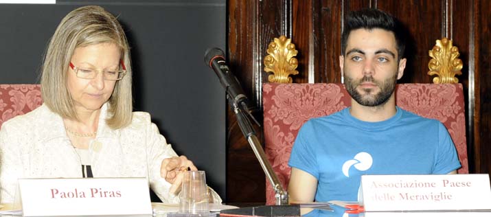 27 maggio 2014 - PAOLA PIRAS e ALESSIO CORRENTI (associazione "paese delle meraviglie") alla presentazione nell’aula magna del rettorato di cagliari (foto: francesco cogotti)