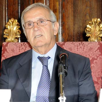 27 maggio 2014 - l’ing. ADRIANO ROSSI, presidente del cus cagliari, nel corso della presentazione nell’aula magna del rettorato di (foto: francesco cogotti)