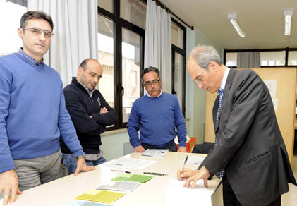 cagliari, 20 marzo 2015 - giacomo cao al voto