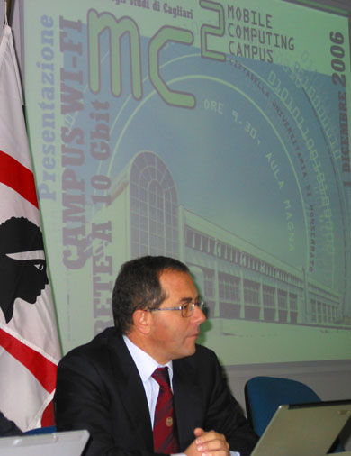il prof. Piras durante la presentazione di MC2