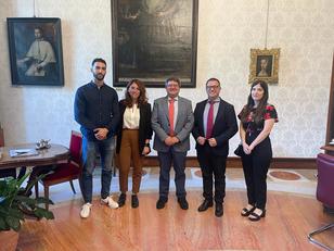 Palazzo Belgrano, 7 giugno 2023 - Un'altra foto dell'incontro del BullyBuster Team di UniCa con il magnifico rettore