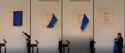 il professor Francesco Mola scopre la targa commemorativa in onore dei tre docenti dell'ateneo vittime delle leggi razziali del '38