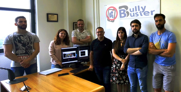 IL TEAM DI UNICA. Da sinistra: Marco Micheletto, Giulia Orr&ugrave;, Gianpaolo Perelli, il professor Gian Luca Marcialis, Sara Concas, Simone Maurizio La Cava,&nbsp;Roberto&nbsp;Casula