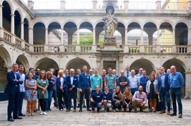 PARTNERSHIP DI ALTO LIVELLO. Foto di gruppo dei rappresentanti dei 26 membri del consorzio Horizon Europe ELSA in occasione del Kick-off meeting, svoltosi dal 10 al 12 ottobre scorso a Barcellona, nella cornice dell'Istituto di Studi Catalano