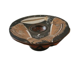 Collezione Archeologica Evan Gorga - piatto da pesce apulo a figure rosse, seconda met&agrave; IV sec. a. C.