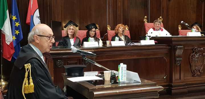 Cagliari, 31 marzo 2023 - Un momento della dissertazione del professor Ammaniti