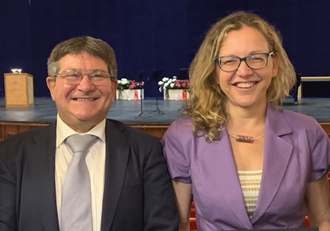 La professoressa Pamela Ladogana con il rettore Francesco Mola