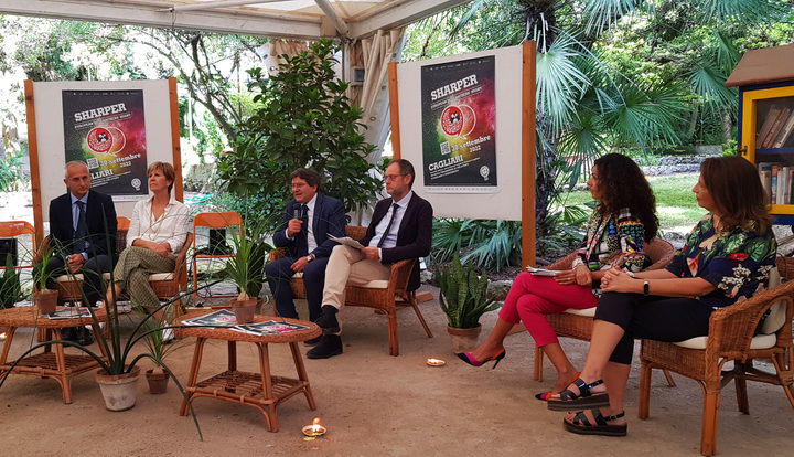 Nella foto, da sinistra: Gianluigi Bacchetta, Micaela Morelli, Francesco Mola, Luciano Colombo, Marina Adamo ed Emanuela Stara