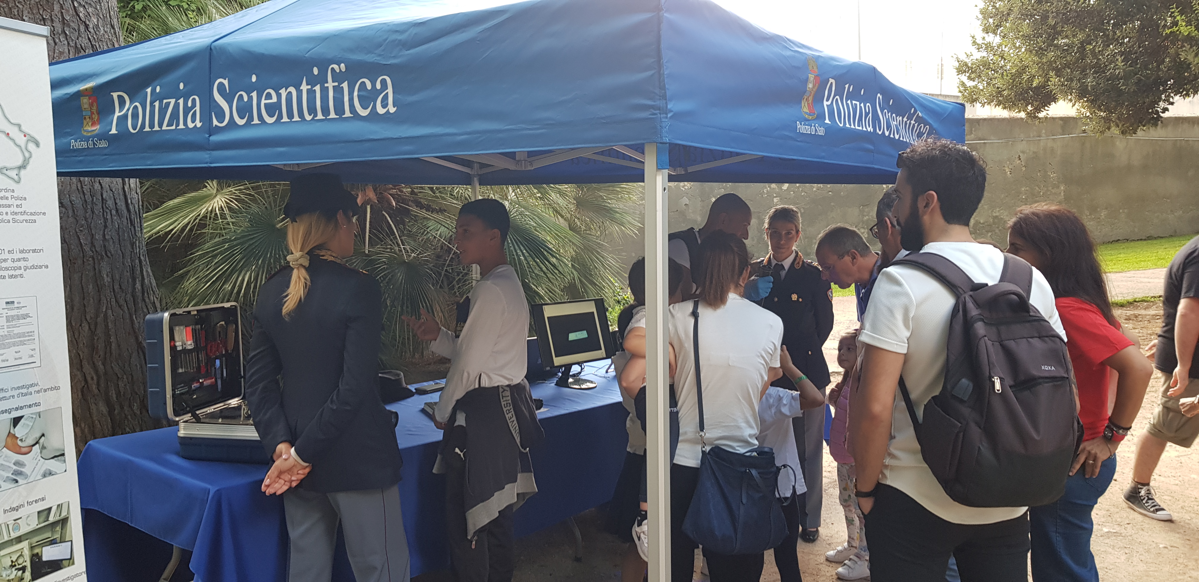 Lo stand della Polizia Scientifica
