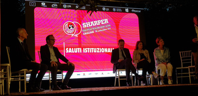 Da sinistra, Gianluigi Bacchetta (direttore Orto botanico),&nbsp;Giorgio Angius (vicesindaco di Cagliari), Luciano Colombo (prorettore alla ricerca),&nbsp;Emanuela Stara (assessora ai rapporti con l&rsquo;Universit&agrave; di Monserrato) e Micaela Morelli (Fondazione Sardegna)