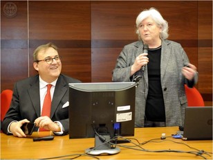 Il Presidente della Facolt&agrave; di Medicina e Chirurgia, Gabriele Finco, con il Rettore Maria Del Zompo