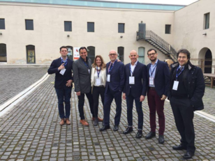 Sportium si &egrave; aggiudicata la realizzazione dell'impianto su 25 proposte. La foto di parte del team alla presentazione dei concept tenutasi al Lazzaretto di Sant'Elia