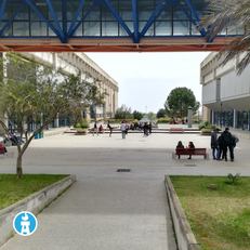 Un altro scorcio della Cittadella di Monserrato: la A dei giochi appare in tutte le aree dell'Universit&agrave; di Cagliari