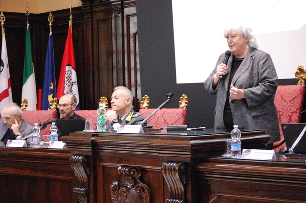 Il Rettore Maria Del Zompo alla chiusura del convegno