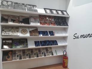 Alcuni volumi in esposizione allo stand Sardegna del Salone Internazionale del Libro di Torino