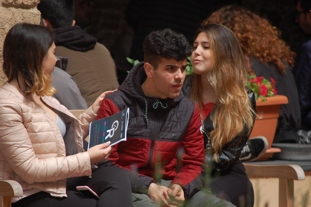 Alcuni studenti e studentesse presenti all'iniziativa di Oristano