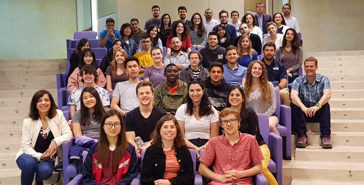15 maggio 2018 - Nel polo universitario di via Marengo la prima foto di gruppo a Cagliari per i giovani della Northeastern University di Boston appena giunti nel nostro ateneo