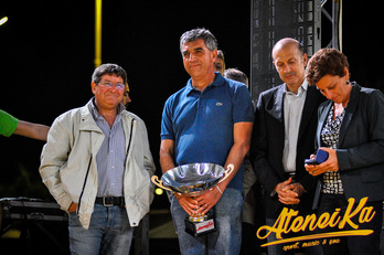 Immagini tratte dalle premiazioni dell'edizione 2017:da sinistra, Francesco Mola, Corrado Zoppi (presidente facolt&agrave; Ingegneria), Gianni Fenu (delegato rettore Informatica)  e Alessandra Carucci (pro rettore Internazionalizzazione)