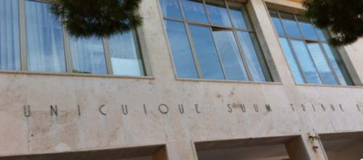 Uno scorcio del prospetto della facolt&agrave; di Giurisprudenza in via Sant'Ignazio