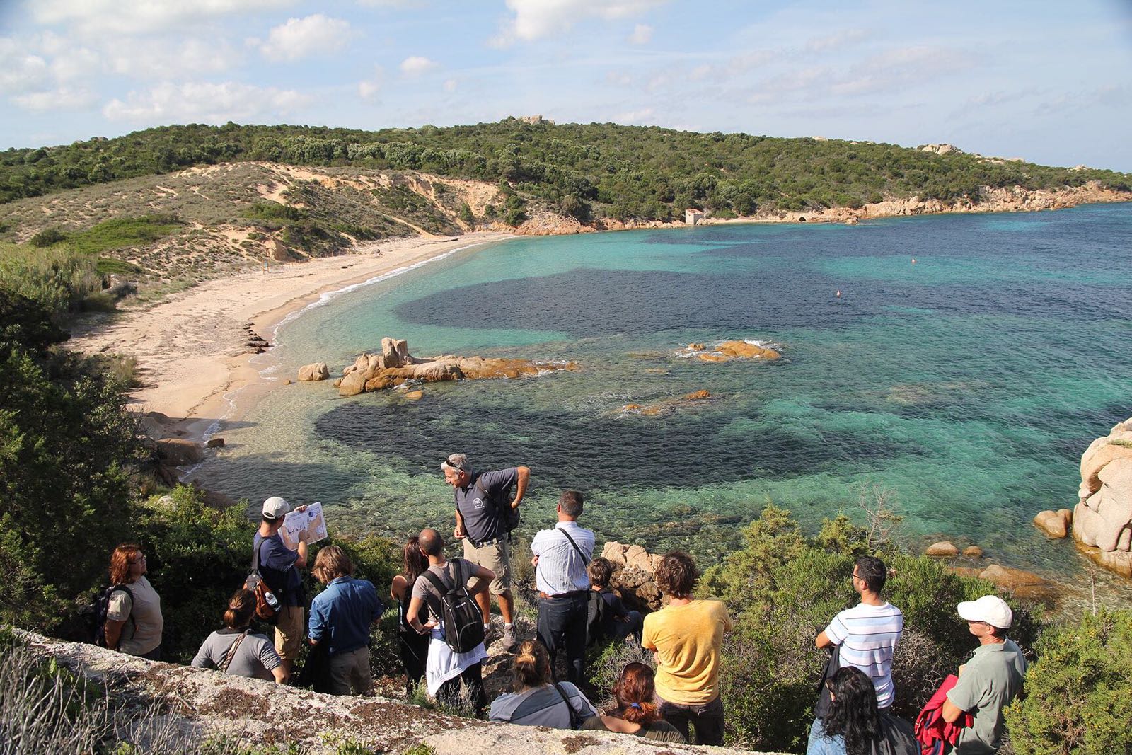 Alcune immagini del team di ricerca di Sandro Demuro a lavoro al faro di Punta Sardegna, sede dell&rsquo;Osservatorio delle coste e ambiente naturale sottomarino OCEANS