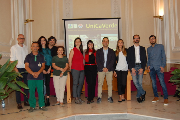 Foto di gruppo al termine del seminario su UniCaVerde, in facolt&agrave; di Scienze economiche, giuridiche e politiche