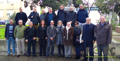 Cagliari, gennaio 2017 - Foto di gruppo nel piazzale della Facolt&agrave; di Ingegneria in ricordo della riunione di avvio del Progetto FORC Pathway in forensic computing (al centro, in basso, il prof. Giorgio Giacinto)