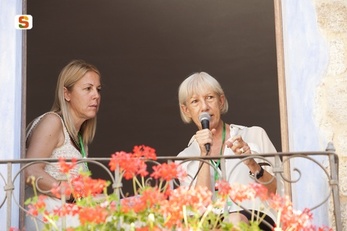 Un'immagine dell'edizione 2015: Anna Piras (RAI) intervista la scrittrice Lidia Ravera