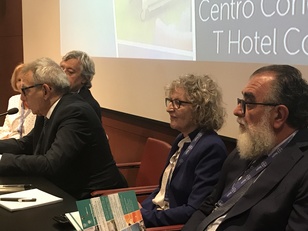 Da sinistra, Gian Benedetto Melis, Anna Maria Paoletti e Salvatore Dessole, docenti degli atenei di Cagliari e Sassari