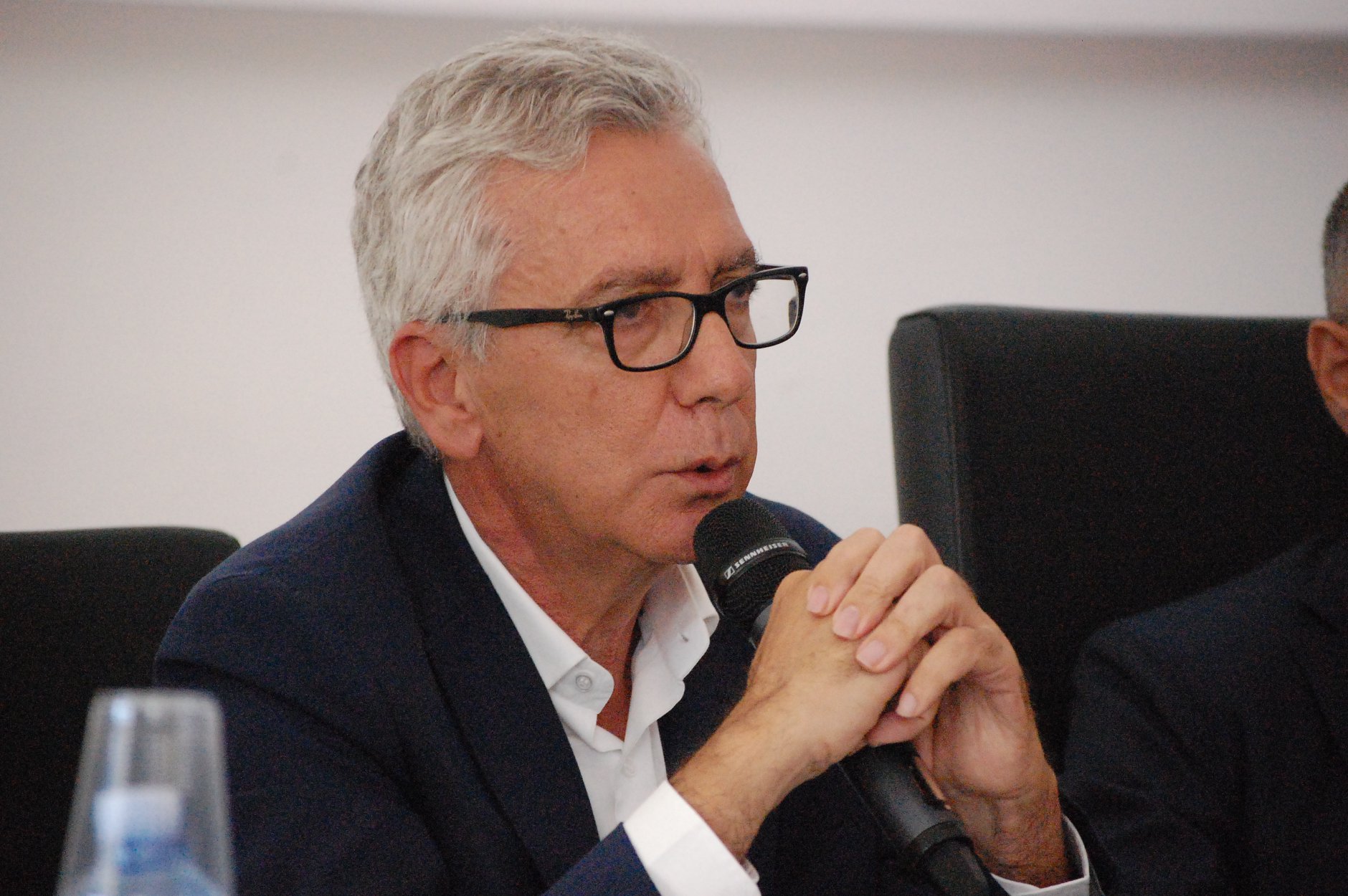 Le immagini dell'incontro con Carlo Cottarelli, nell'Aula Maria Lai della facolt&agrave; di Scienze Economiche, Giuridiche e Politiche.