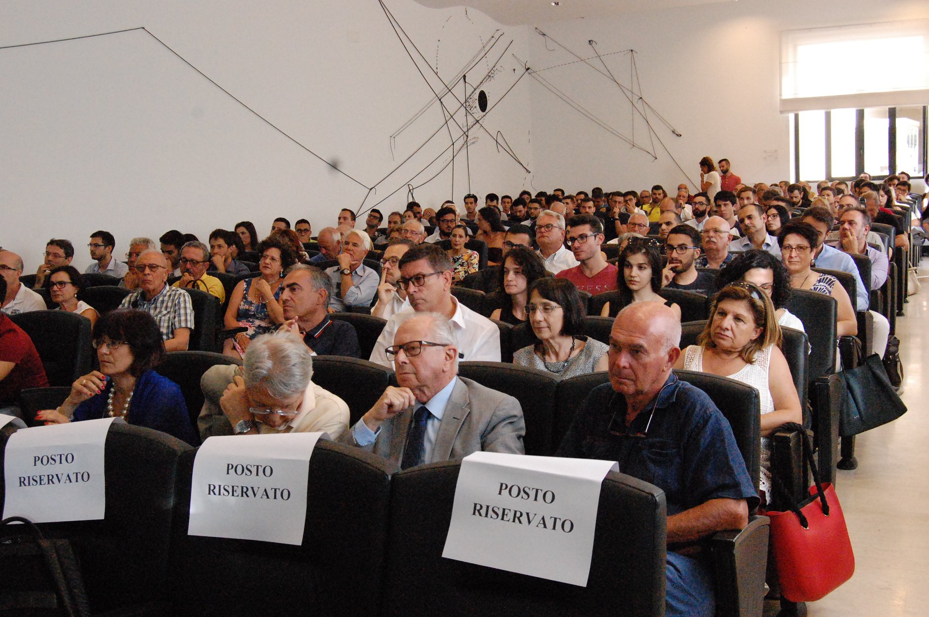 Le immagini dell'incontro con Carlo Cottarelli, nell'Aula Maria Lai della facolt&agrave; di Scienze Economiche, Giuridiche e Politiche.