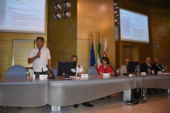 Corrado Zoppi introduce il work shop internazionale su Civil structures health monitoring using advanced satellite remote sensing techniques