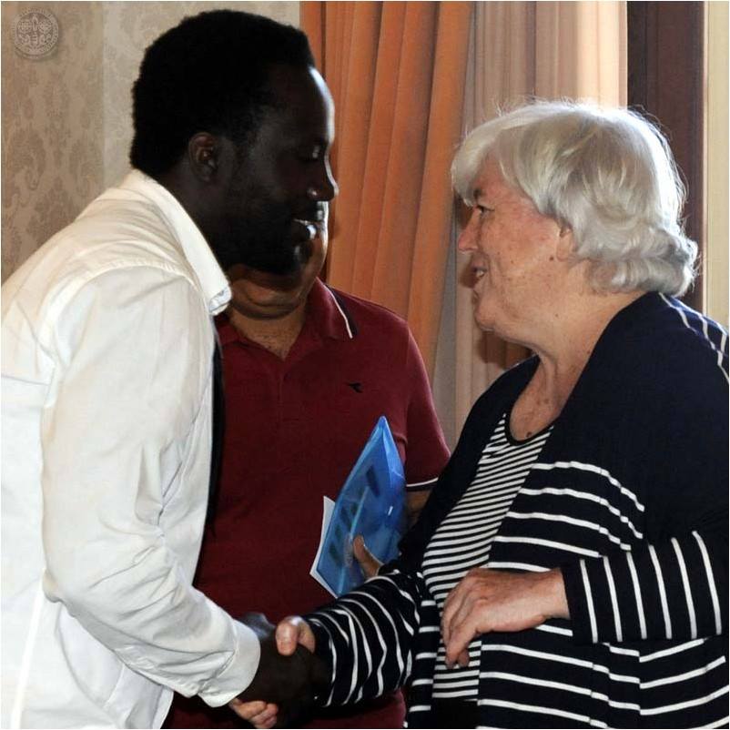 Nelle immagini di Francesco Cogotti la cerimonia di consegna dei passaporti europei per le qualifiche ai rifugiati e richiedenti asilo, che si &egrave; svolta questa mattina nell'Aula Magna del Rettorato