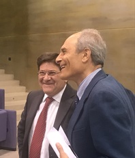 Il pro rettore vicario dell'Universit&agrave; di Cagliari, Francesco Mola con Giacomo Cao, direttore Dipartimento ingegneria meccanica, chimica e dei materiali