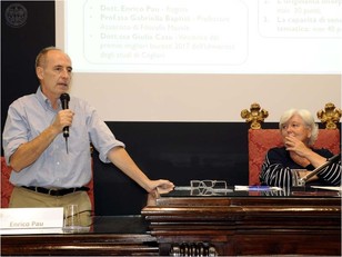 Enrico Pau, regista e presidente della giuria, &egrave; intervenuto durante la cerimonia di premiazione: da lui parole di entusiasmo e incoraggiamento agli studenti