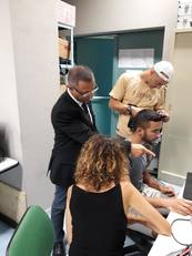 Il prof. Gian Luca Marcialis indica un'elaborazione compiuta da uno dei suoi collaboratori