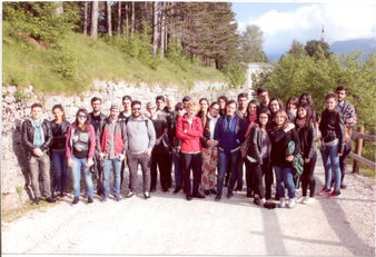 Studenti universitari con il prof. Natoli e la dottoressa Di Felice (al centro nella foto). Per gli interessati, sabato 10 novembre, alle 10, l&rsquo;inaugurazione della mostra documentaria "Terralba. L&rsquo;et&agrave; della bonifica, voce alle immagini"