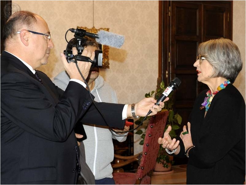 Paolo Matta intervista Anna Finocchiaro per il TG di Videolina