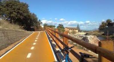 Uno scorcio di una pista ciclabile, volano di sviluppo, tutela ambientale e salute