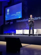 Una recente foto di Battista Biggio, qui sul palco dell'Innovation Leaders Summit