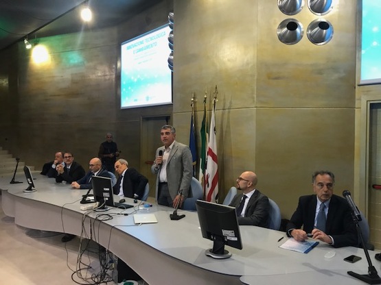Cagliari. L'aula magna di Ingegneria e architettura ha ospitato il convegno "Innovazione tecnologica e cambiamento". L'introduzione del presidente della facolt&agrave;, Corrado Zoppi