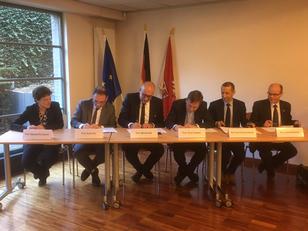 Bruxelles, 19 febbraio 2019. La firma dell'accordo tra le sei universit&agrave; del progetto per l'European Digital UniverCity (prima da sinistra la professoressa Alessandra Carucci)