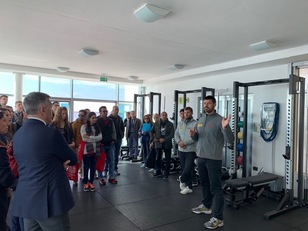Molo Ichnusa. Gilberto Nobili illustra la palestra e l'area d'allenamento