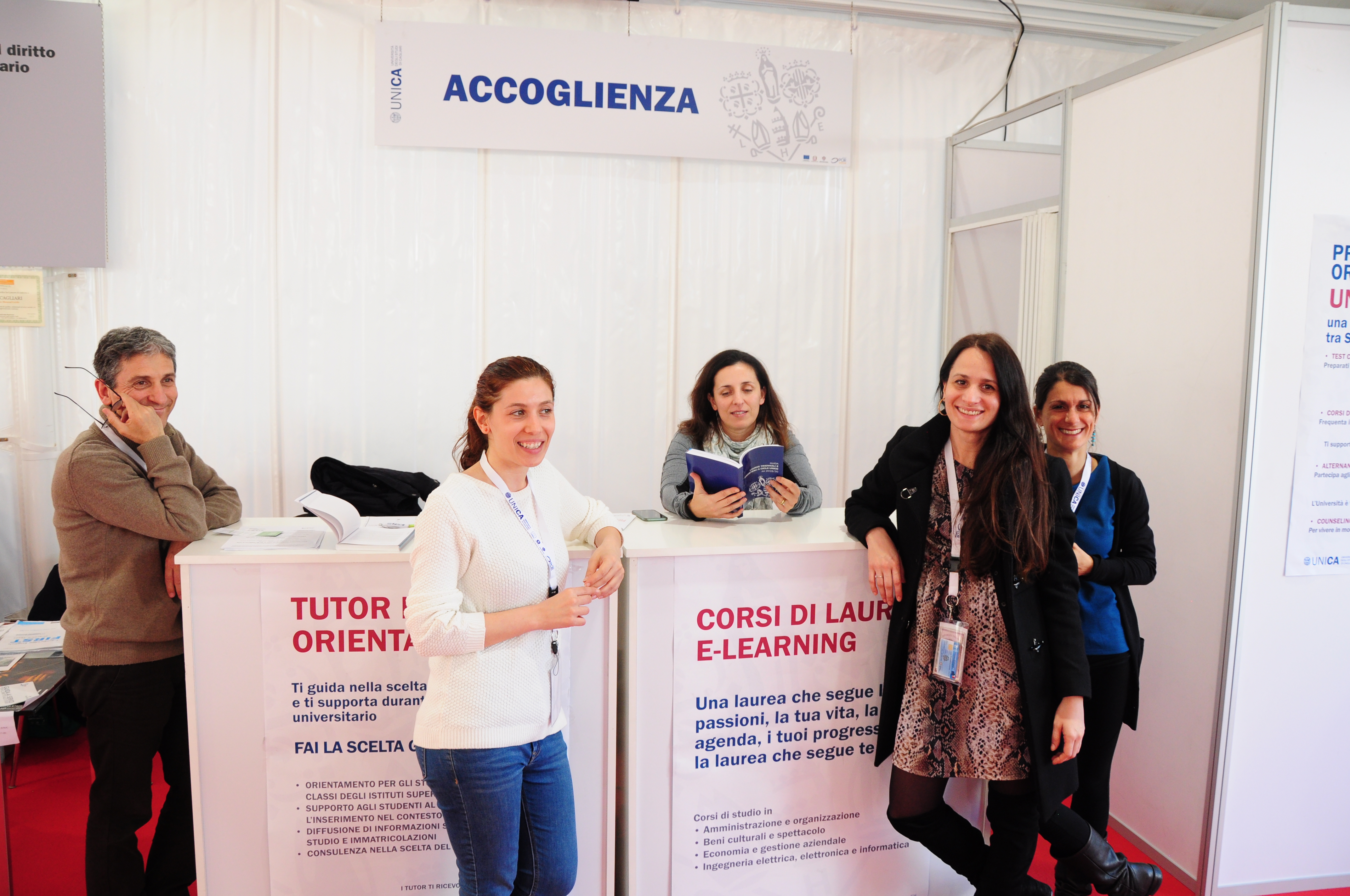 Lo stand dell'accoglienza alle GO2019