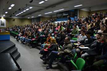 Monserrato. Piacevole e beneaugurante "tutto esaurito" all'aula magna Alberto Boscolo