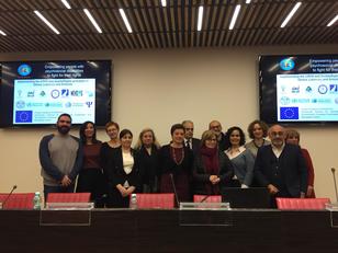 Foto di gruppo al termine della presentazione