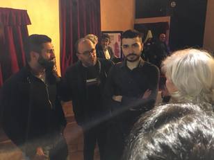 Maria Del Zompo con Peter Marcias e alcuni degli studenti coinvolti nella realizzazione del cortometraggio