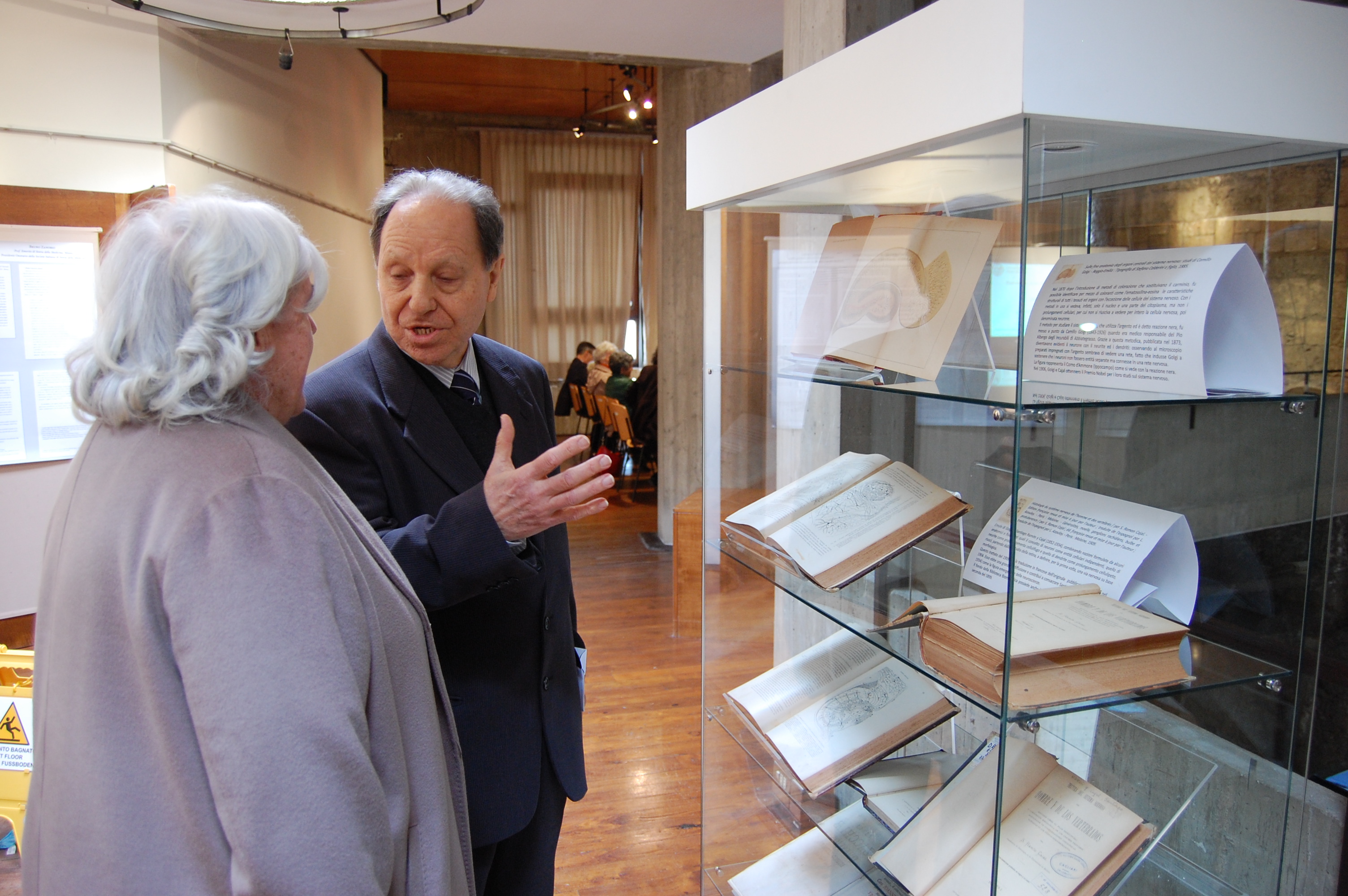 Immagini dell'inaugurazione della Mostra di rari volumi donati da Giuseppe Sterzi