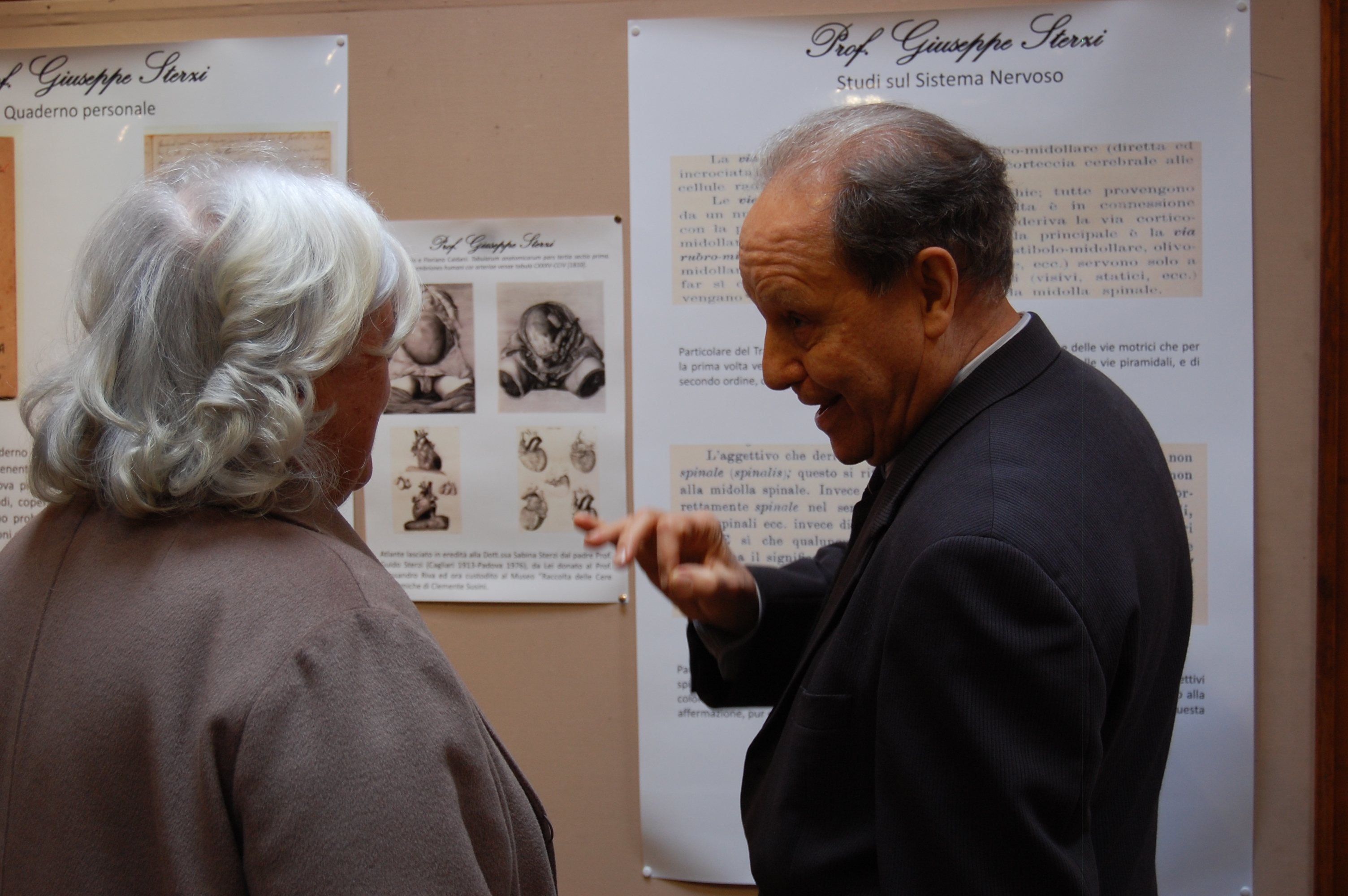 Immagini dell'inaugurazione della Mostra di rari volumi donati da Giuseppe Sterzi