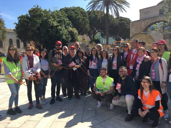 La foto di gruppo in Piazza San Cosimo