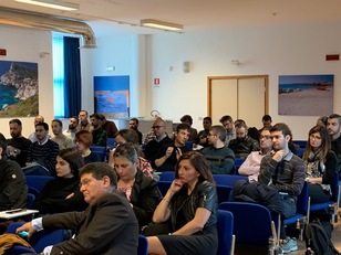 Una fase dei lavori della Summer school. IN primo piano il pro rettore vicario, Francesco Mola